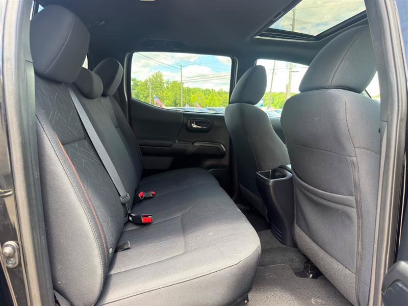 Used 2017 Toyota Tacoma TRD Sport RWD image 21