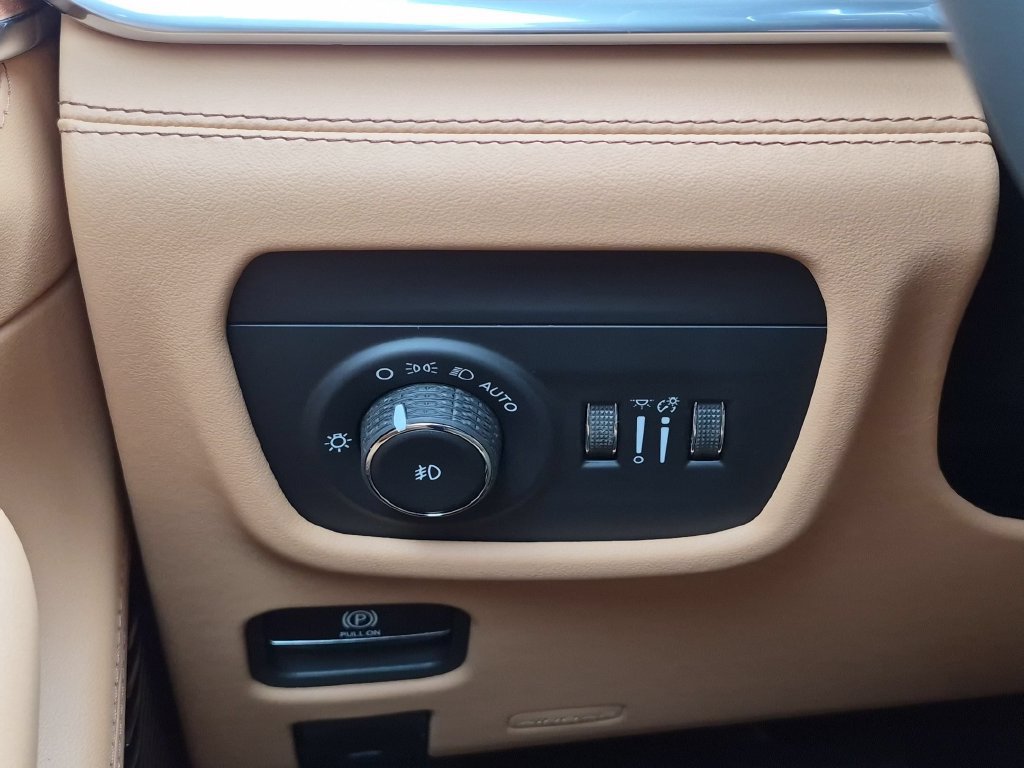 New 2027 Jeep Grand Cherokee Summit AWD/4WD image 18