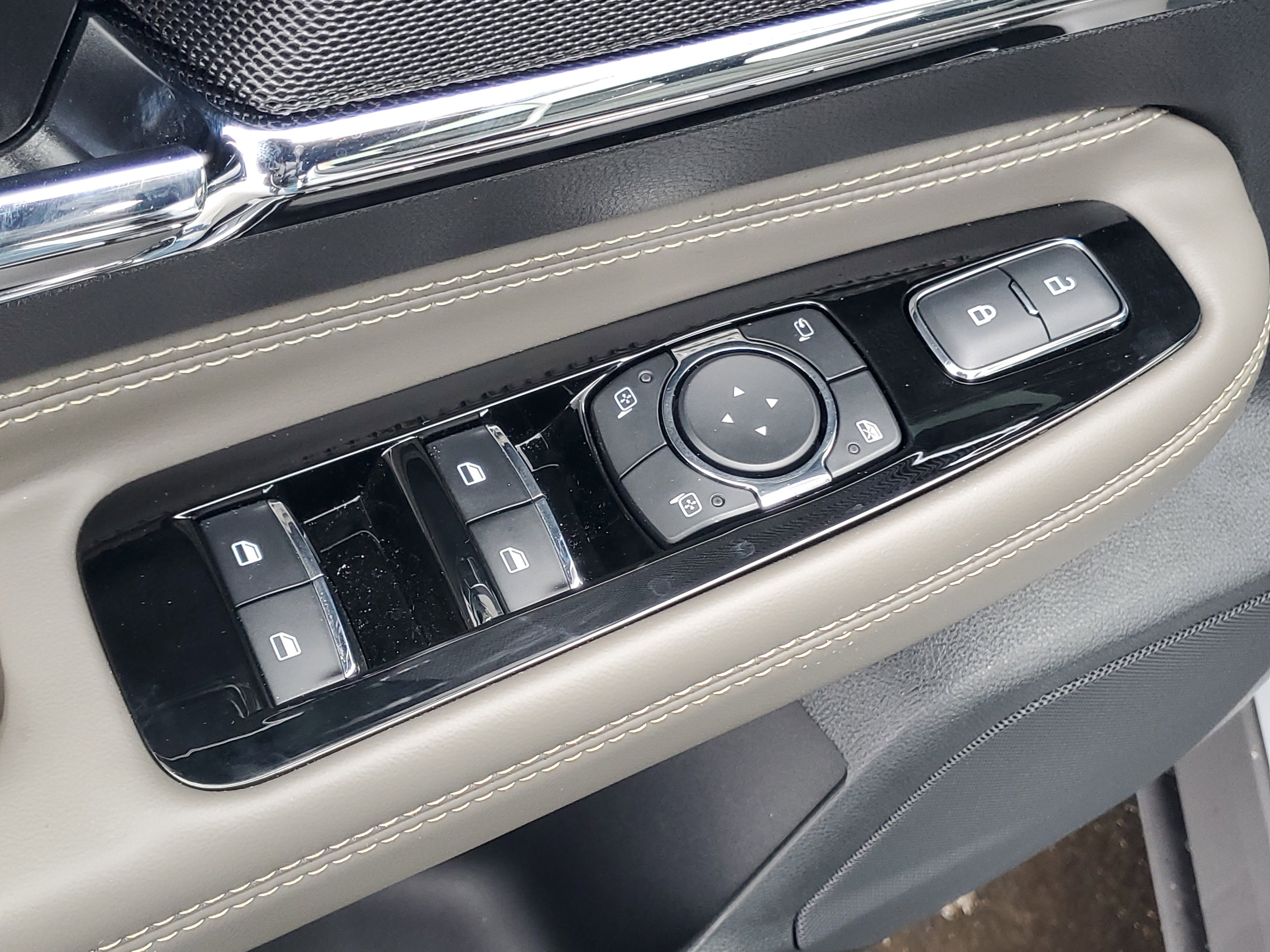 New 2025 Lincoln Corsair Reserve w/ Equipment Group 202A image 10