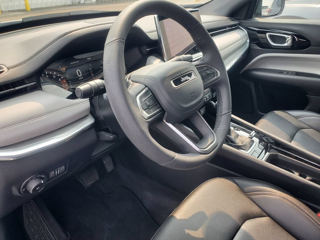 Used 2023 Jeep Compass Limited AWD/4WD image 11