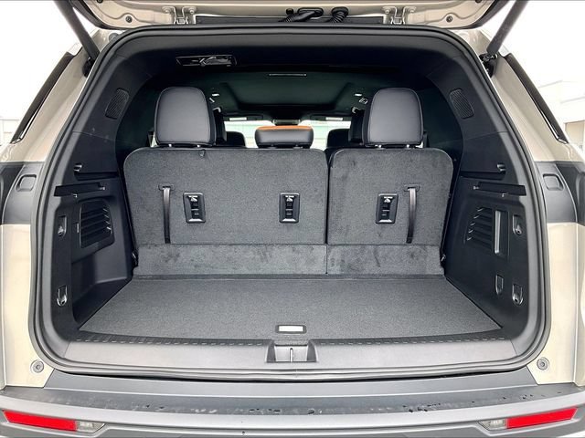 New 2027 Chevrolet Traverse Z71 w/ Driver Confidence Package AWD/4WD image 15