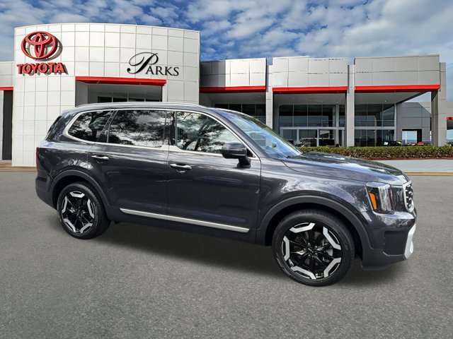 Used 2025 Kia Telluride S FWD image 1