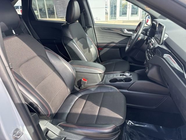 Used 2025 Ford Escape ST-Line Select image 18