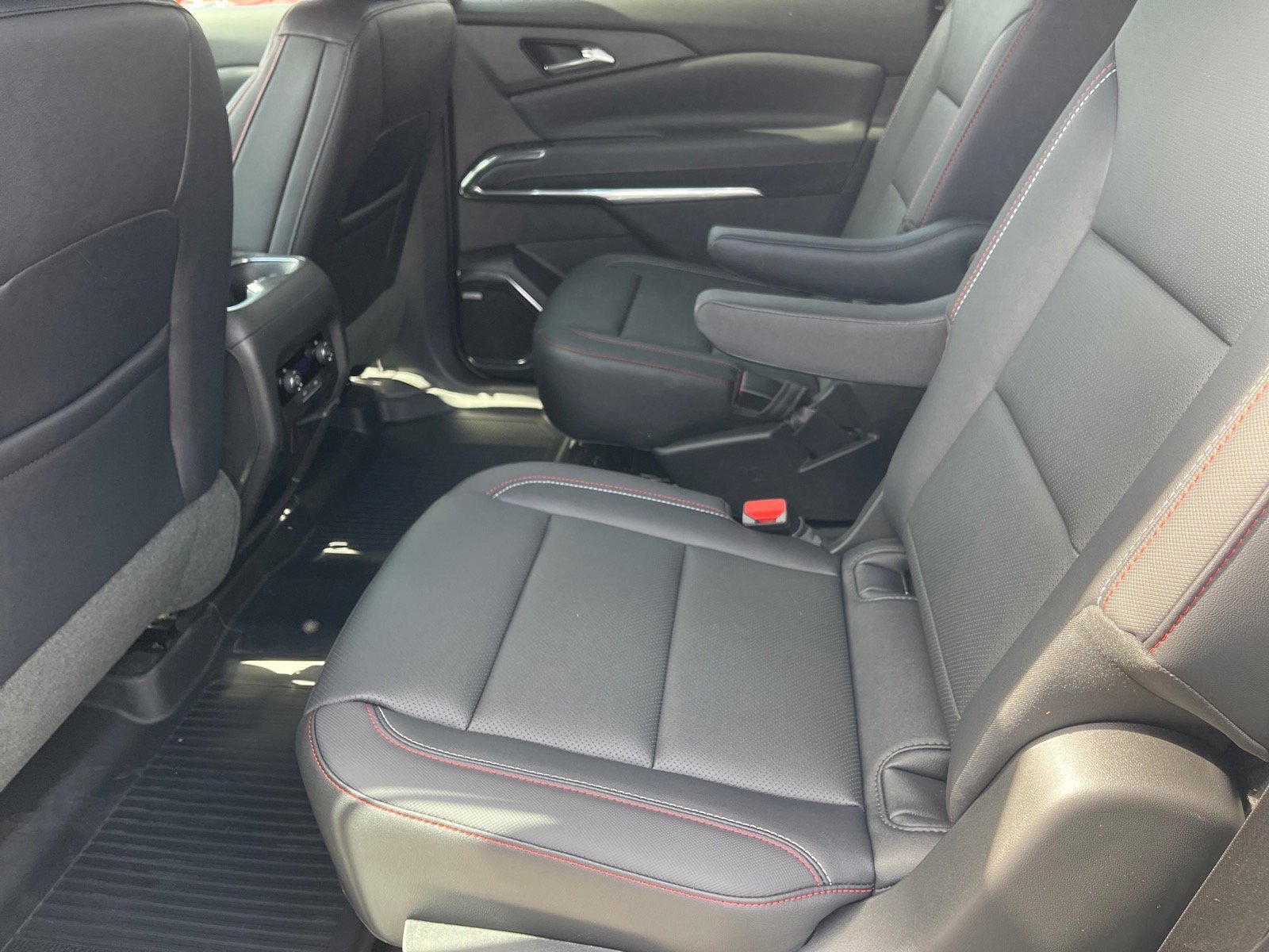New 2026 Chevrolet Traverse Z71 w/ Enhanced Driving Package image 11
