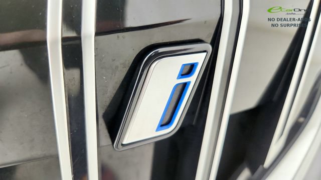 Used 2025 BMW i5 eDrive40i RWD image 32