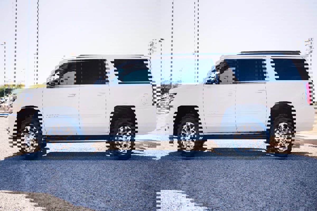 Used 2020 Chevrolet Suburban LT w/ Max Trailering Package image 8