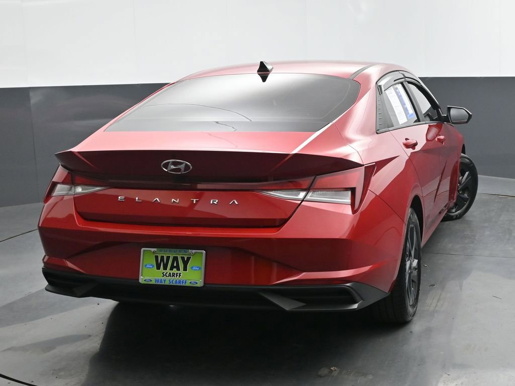 Used 2023 Hyundai Elantra SEL w/ Cargo Package image 5