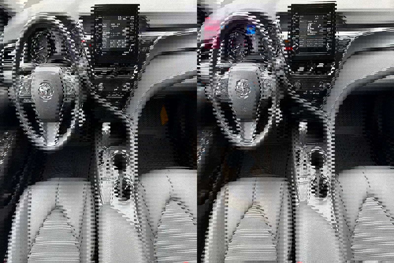 Used 2023 Toyota Camry SE image 14