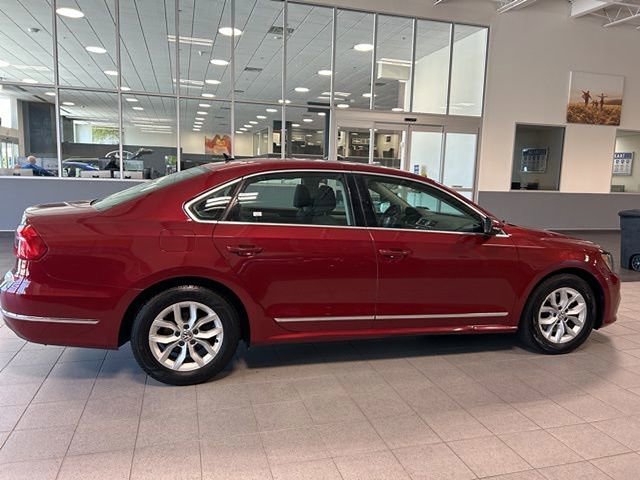 Used 2016 Volkswagen Passat 1.8T S image 2