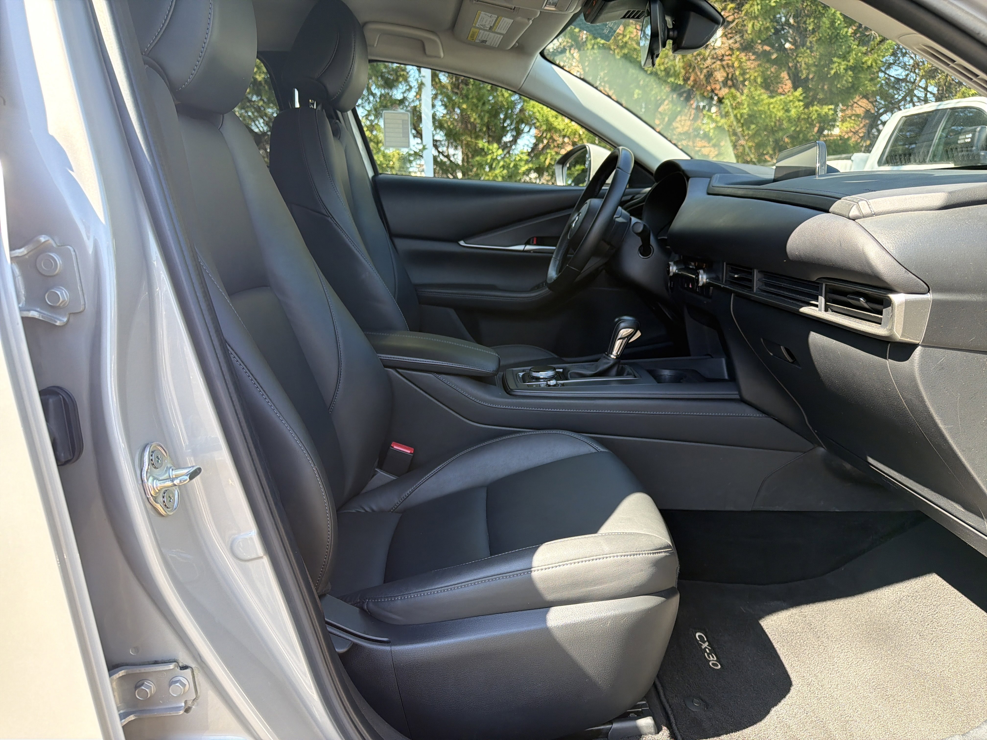 Used 2022 MAZDA CX-30 AWD 2.5 S w/ Select Package image 31