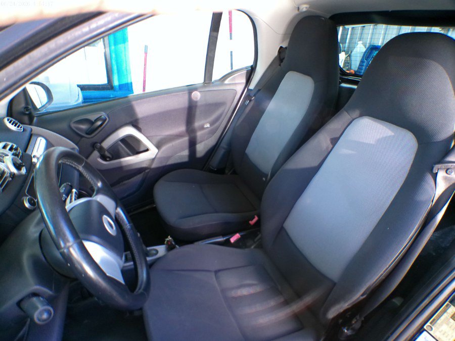 Used 2013 smart fortwo pure RWD image 13