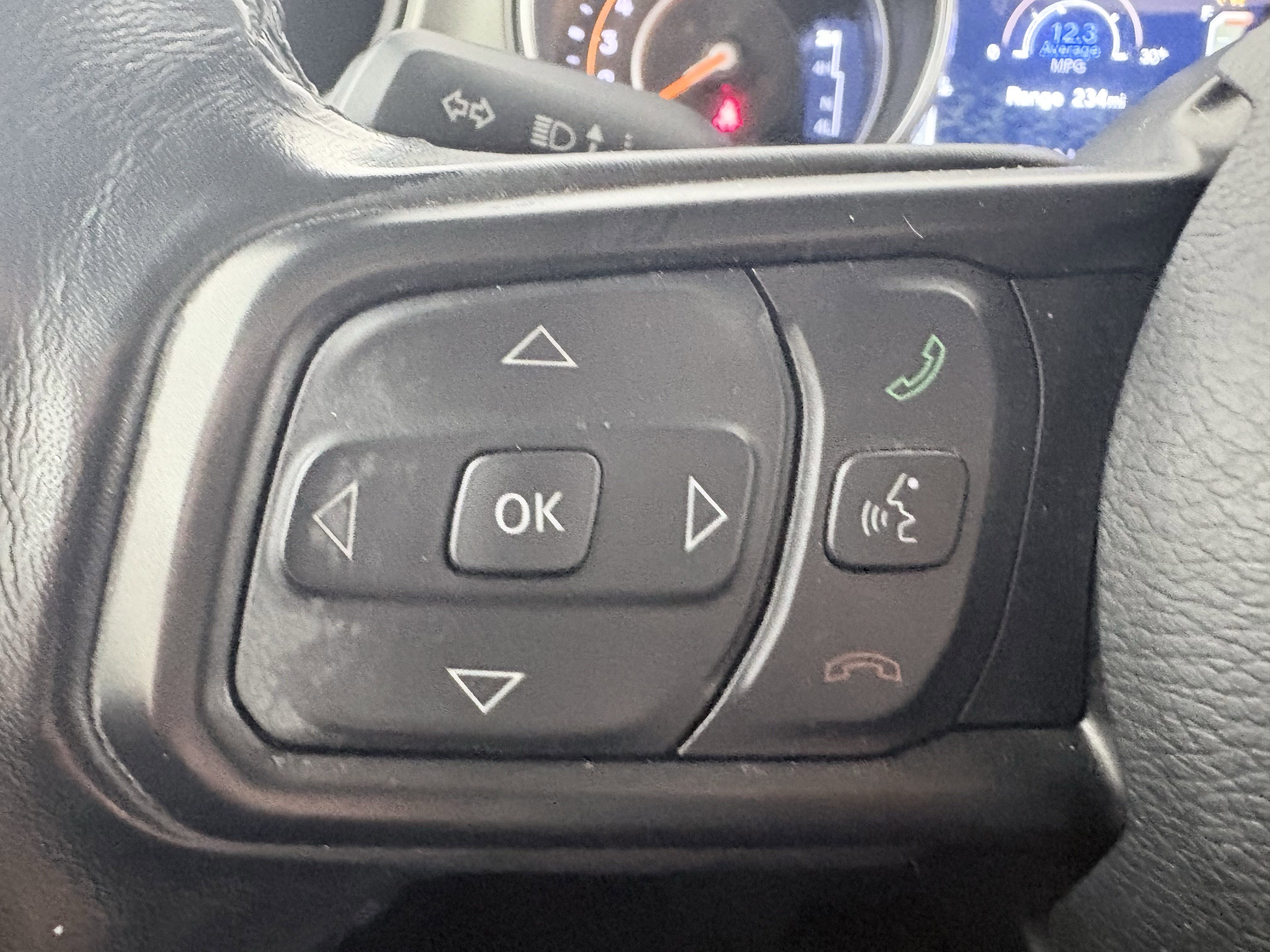 Used 2021 Jeep Gladiator Sport image 4