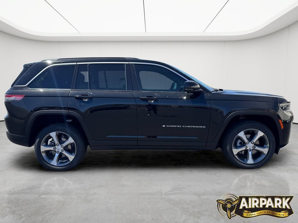 New 2026 Jeep Grand Cherokee Limited w/ Luxury Tech Group II AWD/4WD image 3