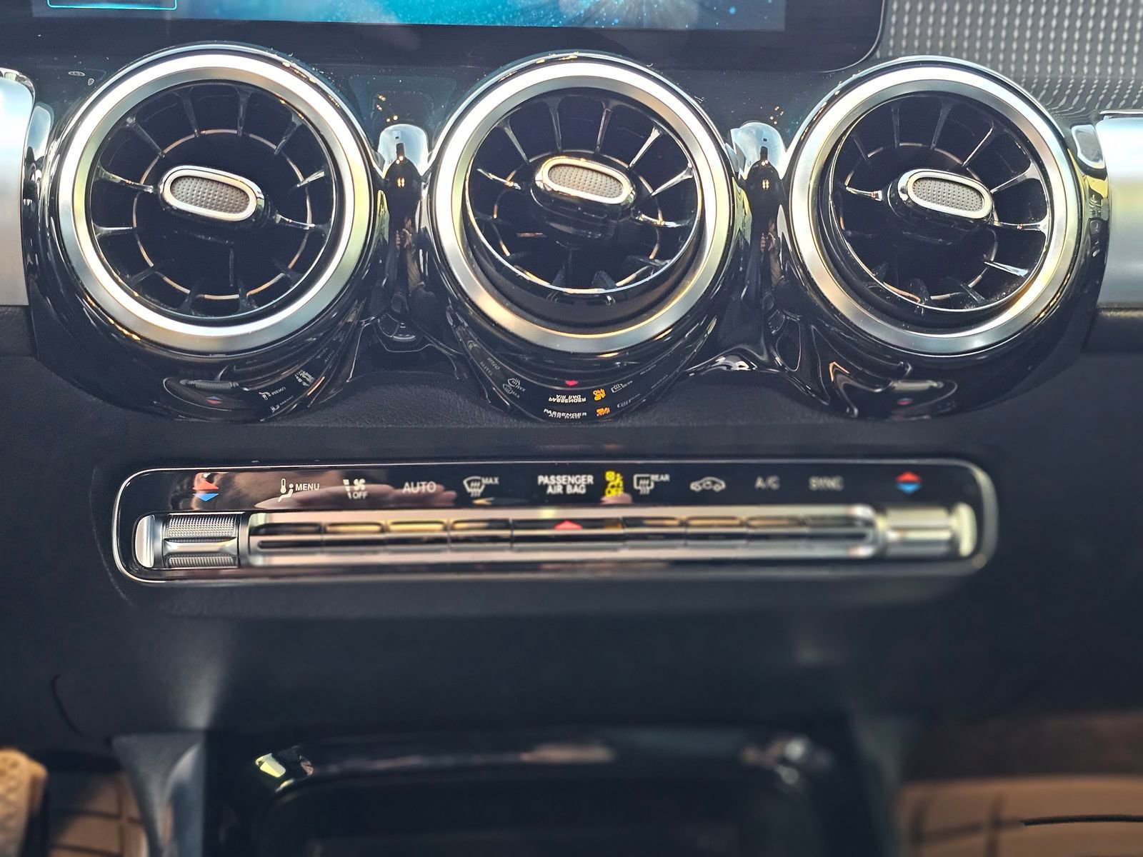 Used 2022 Mercedes-Benz GLB 250 4MATIC image 13