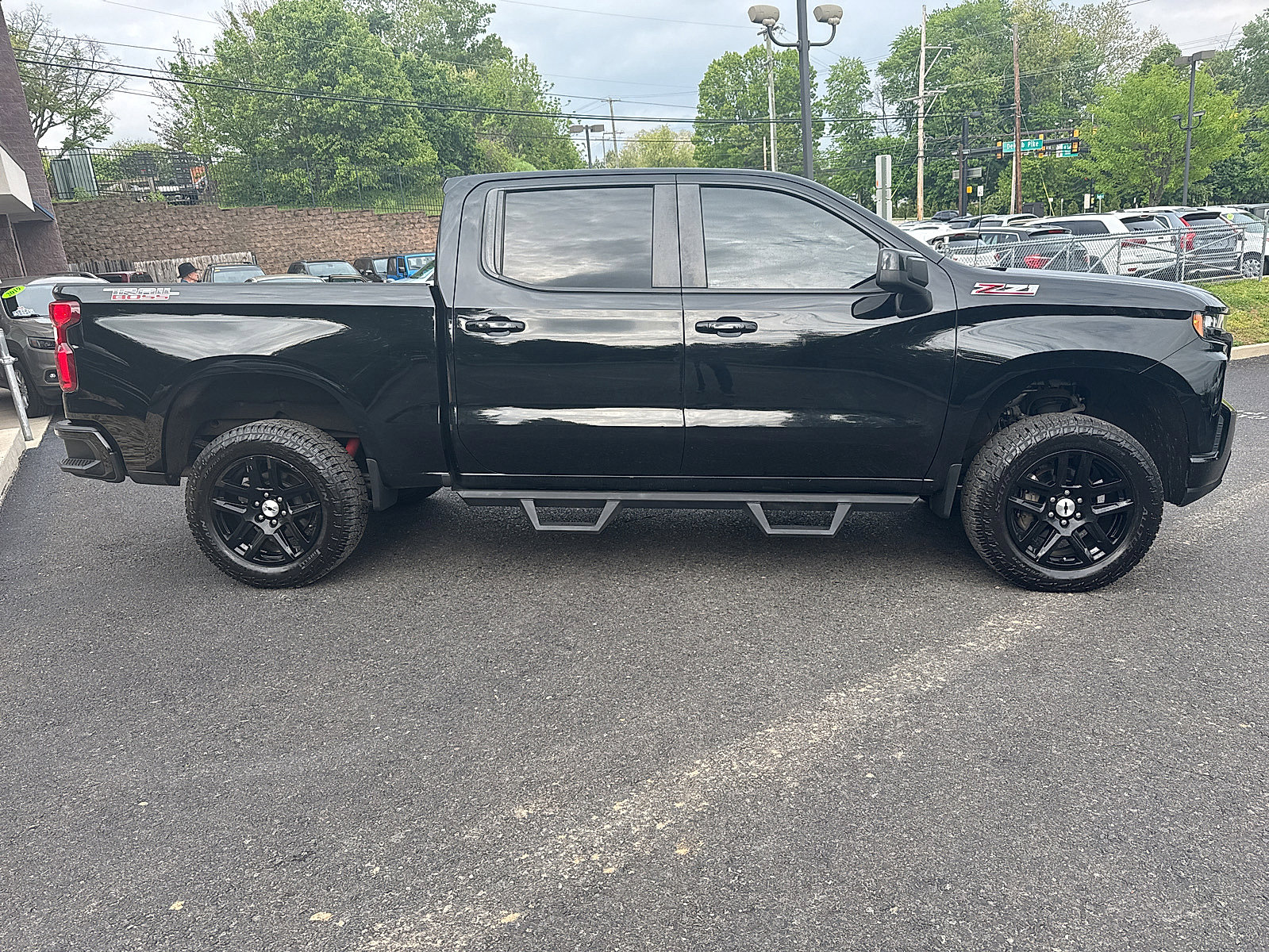 Used 2019 Chevrolet Silverado 1500 LT Trail Boss AWD/4WD image 3