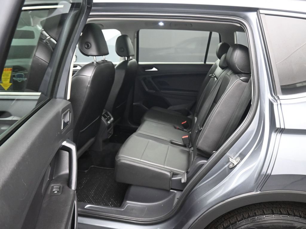 Used 2019 Volkswagen Tiguan SE AWD/4WD image 32