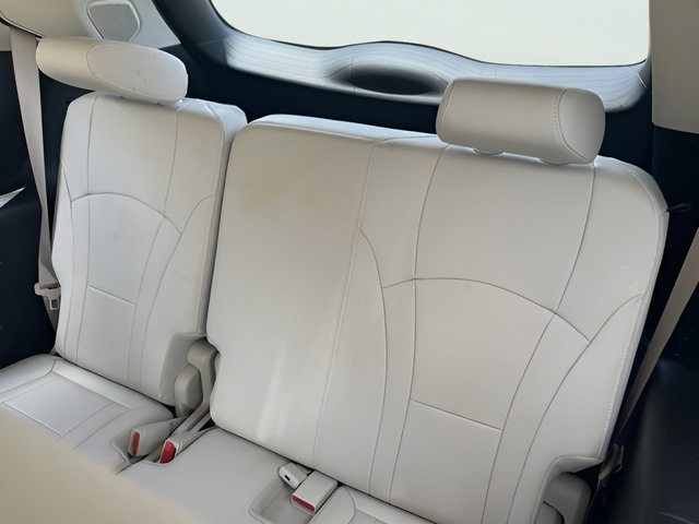 Used 2022 Buick Enclave Premium w/ Surround and Sites Package FWD image 31