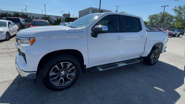 Used 2024 Chevrolet Silverado 1500 LT AWD/4WD image 6