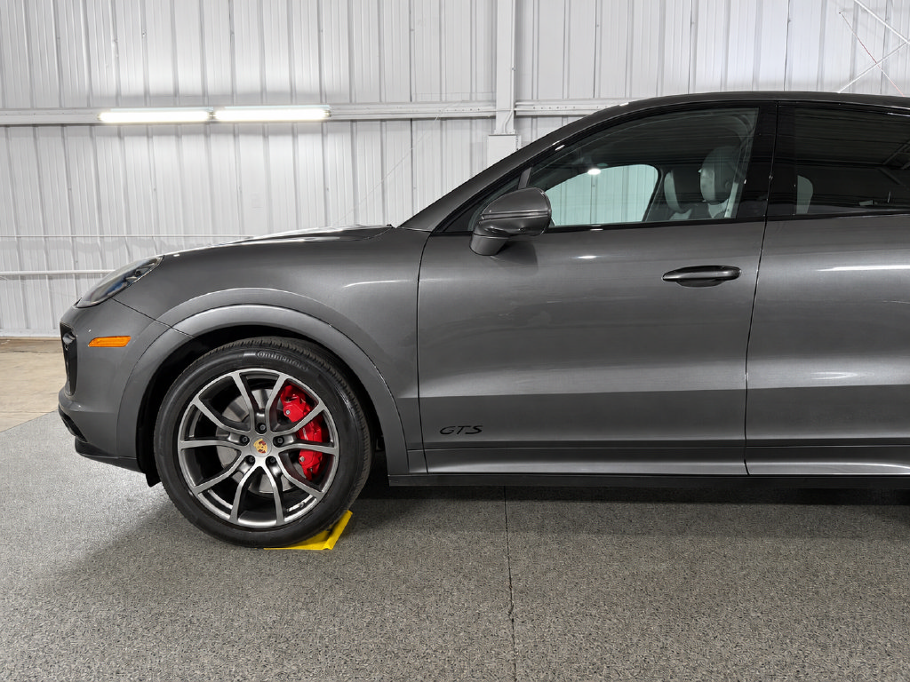 Used 2022 Porsche Cayenne GTS AWD/4WD image 13