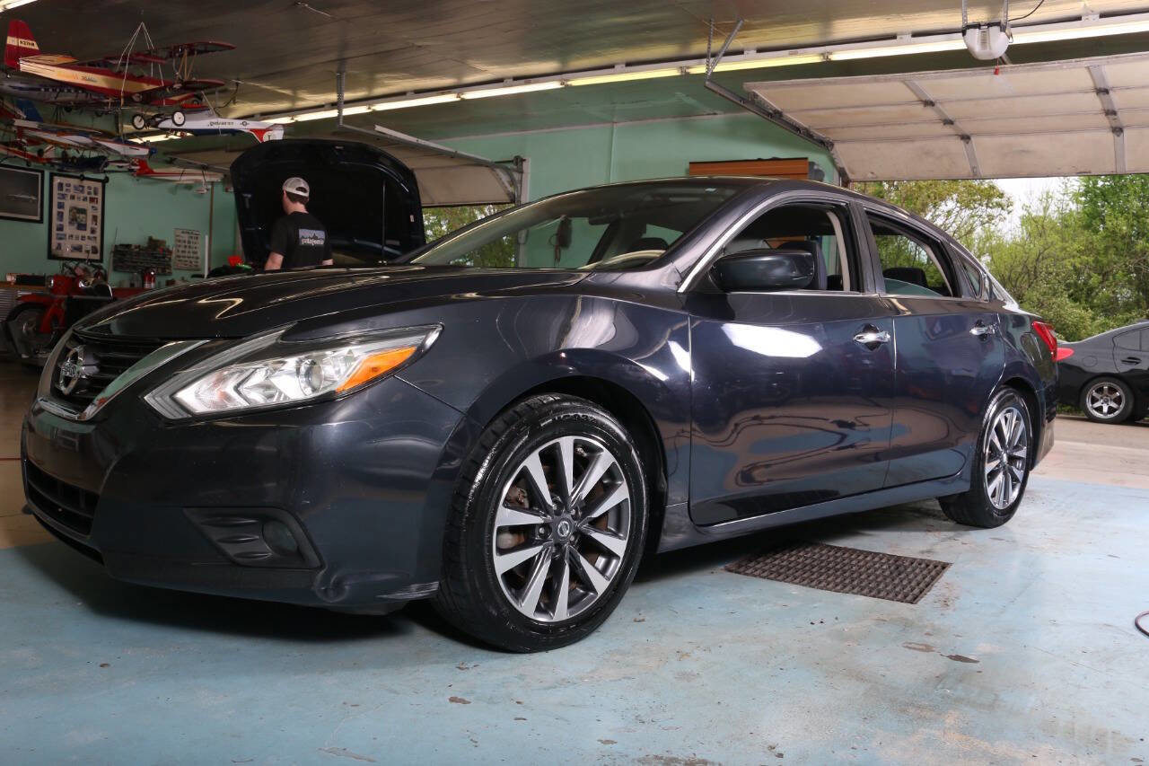 Used 2017 Nissan Altima 2.5 SV FWD image 12