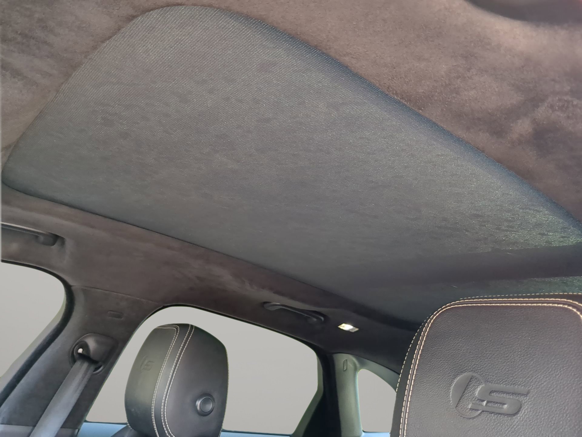 Used 2019 Jaguar F-PACE S image 50