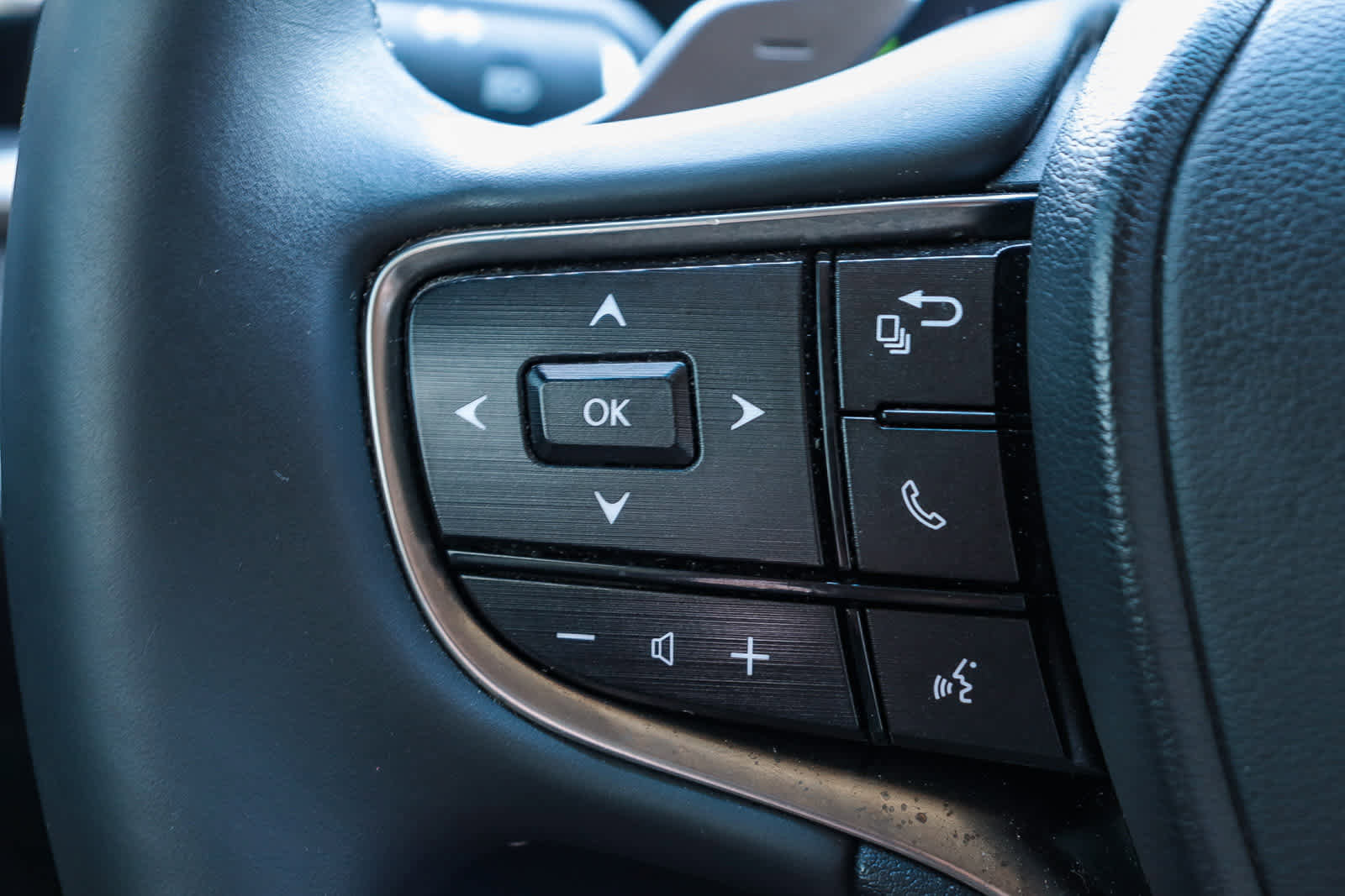 Used 2021 Lexus ES 300h w/ Premium Package image 18