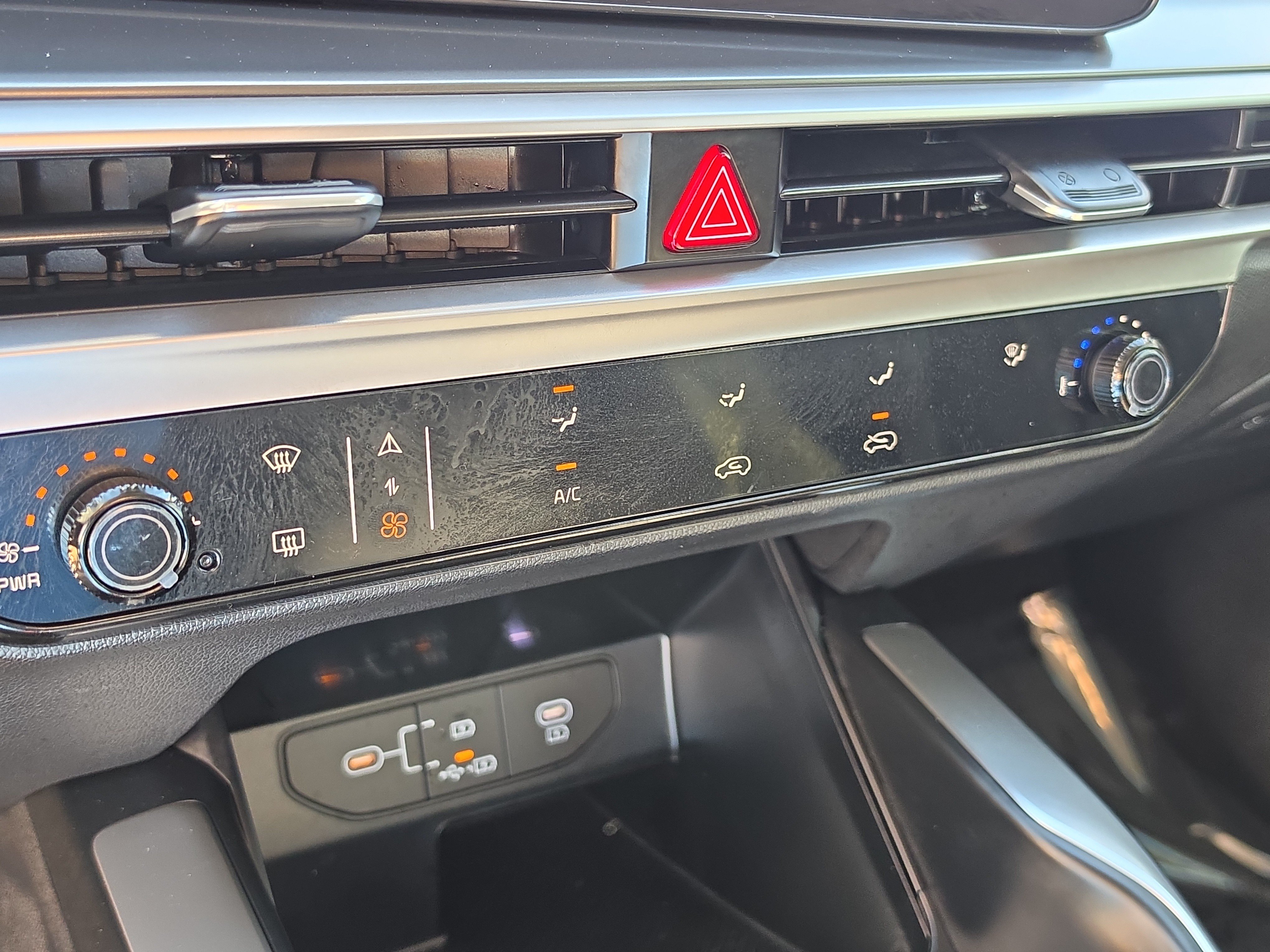 Certified 2026 Kia Sorento LX FWD image 24