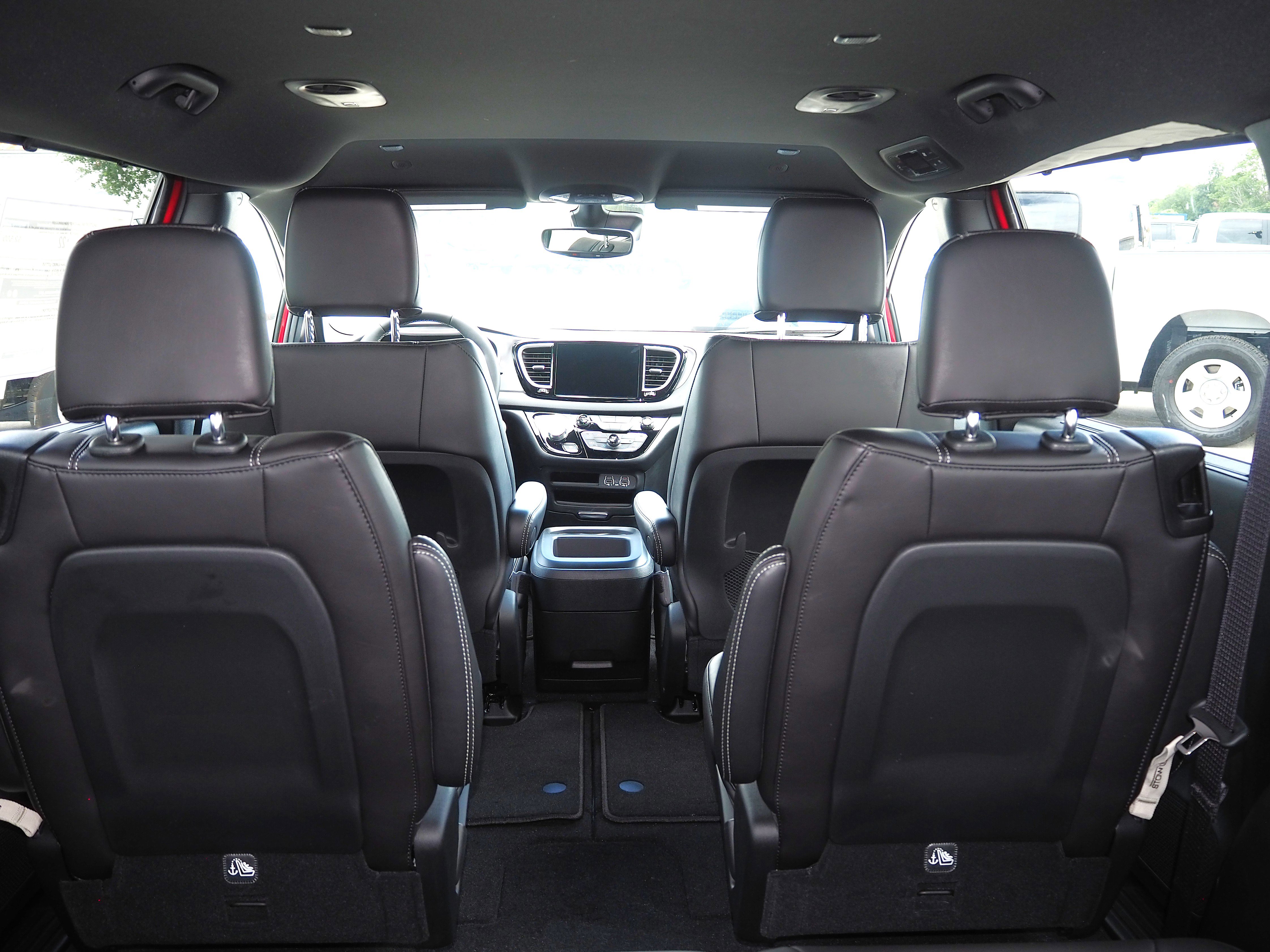 New 2025 Chrysler Voyager LX image 12