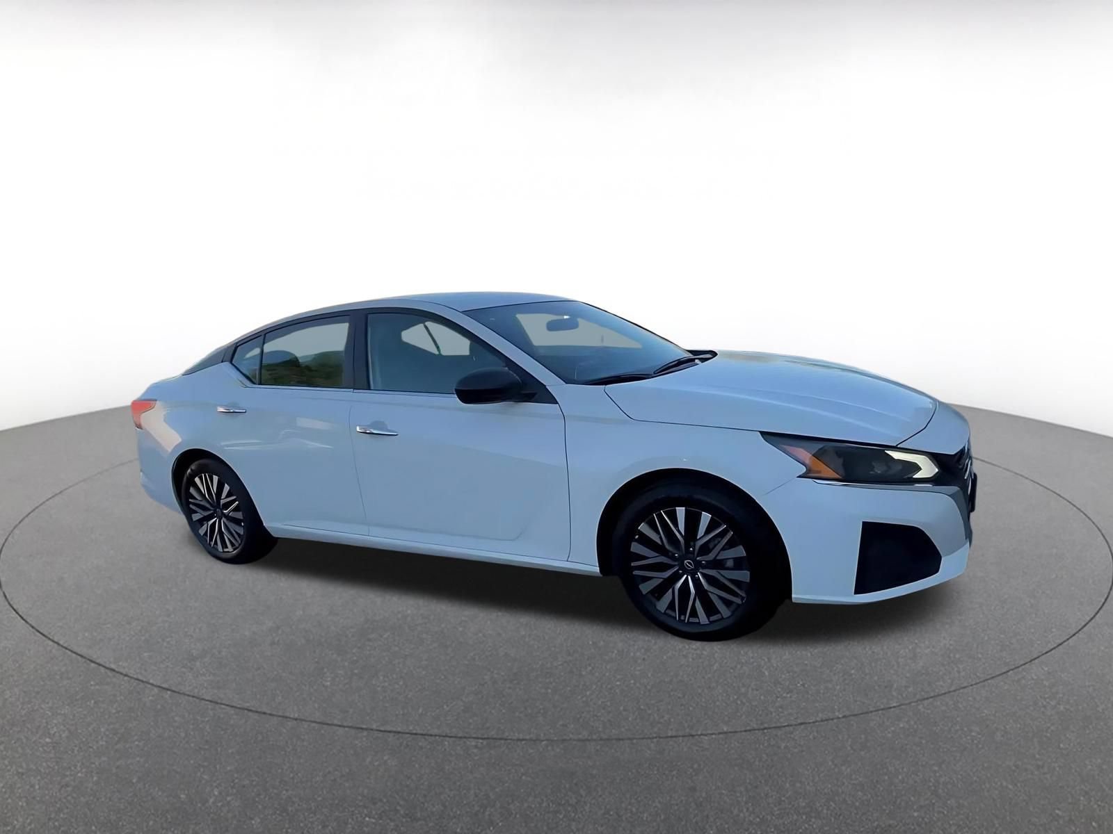Used 2025 Nissan Altima 2.5 SV FWD video 2