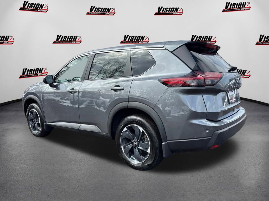 Used 2025 Nissan Rogue SV image 7