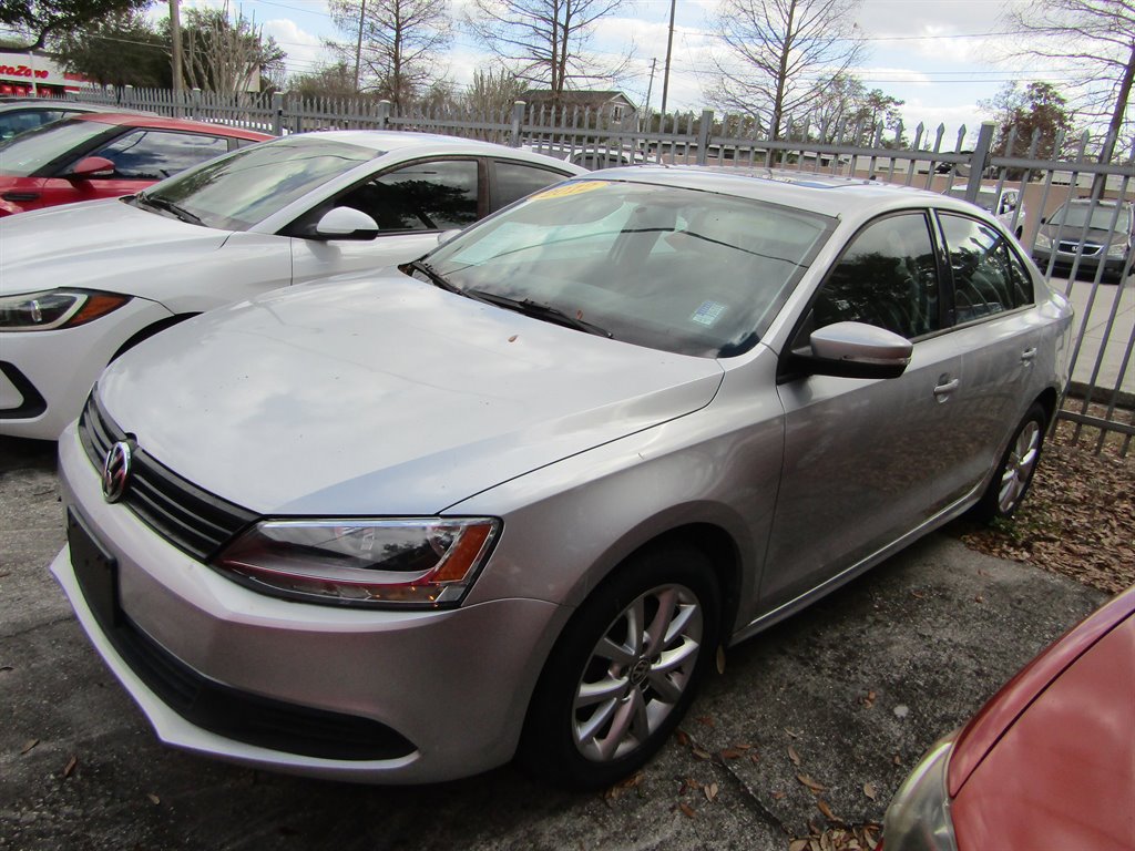 Used 2012 Volkswagen Jetta SE FWD image 1