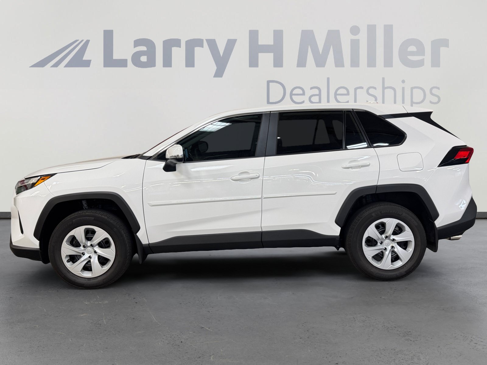 Certified 2025 Toyota RAV4 LE AWD/4WD image 2