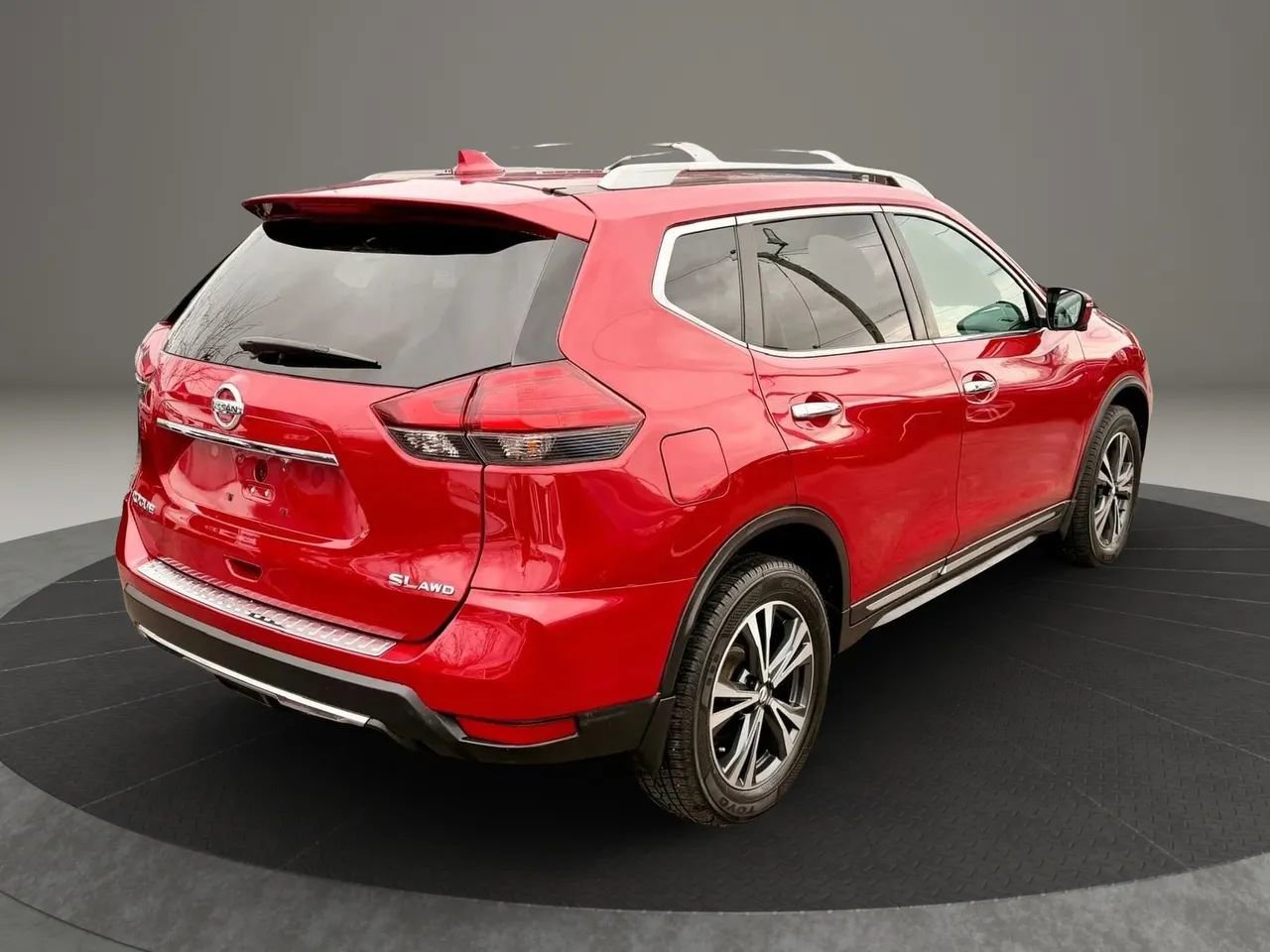 Used 2017 Nissan Rogue SL w/ SL Premium Package image 4