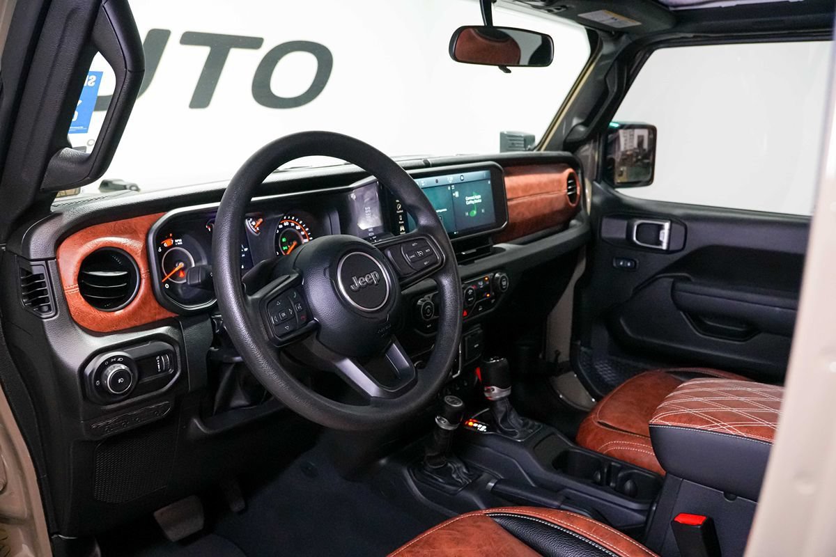 Used 2025 Jeep Wrangler Unlimited Sport AWD/4WD image 21