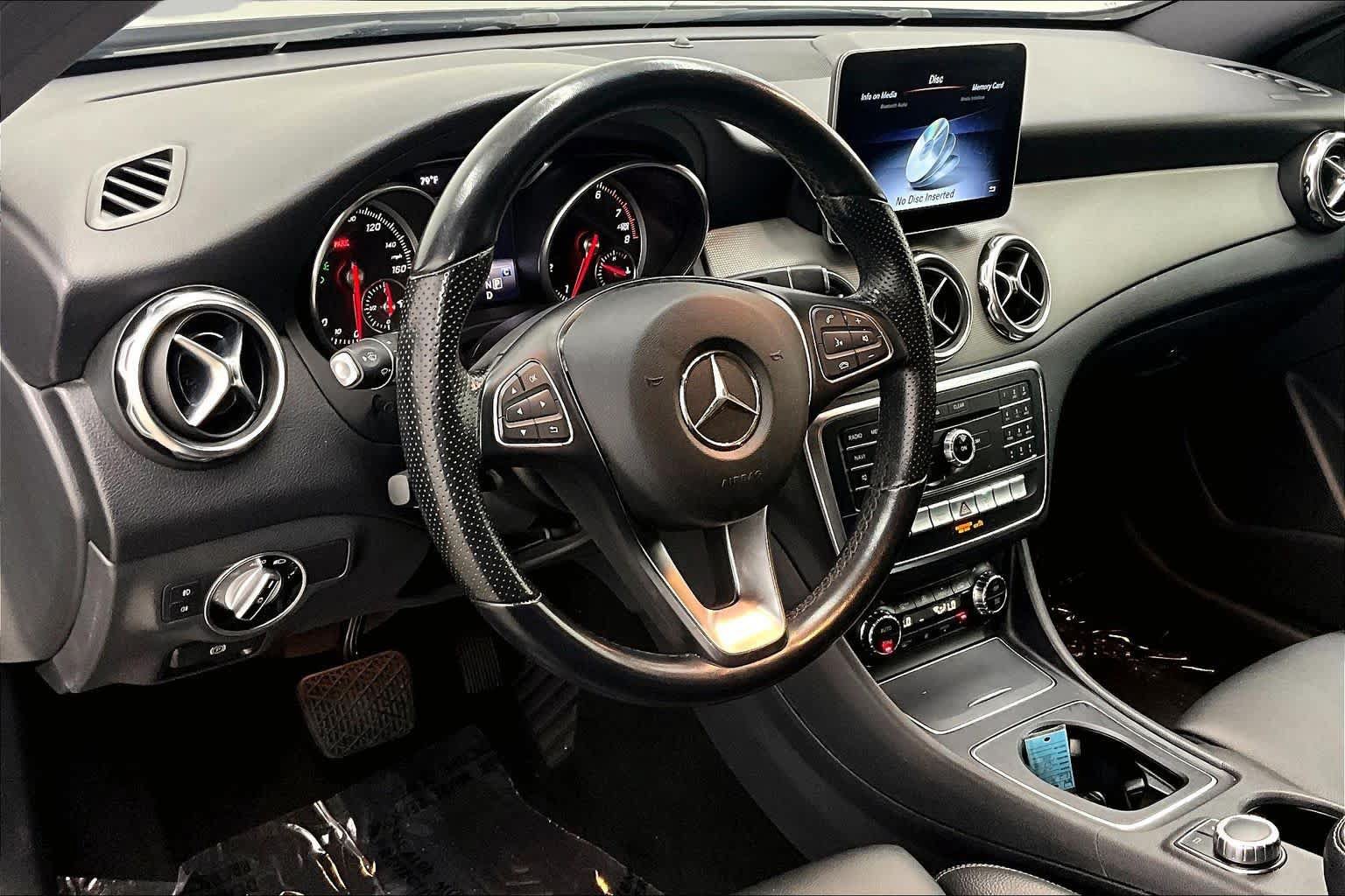 Used 2020 Mercedes-Benz GLA 250 w/ Premium Package image 16