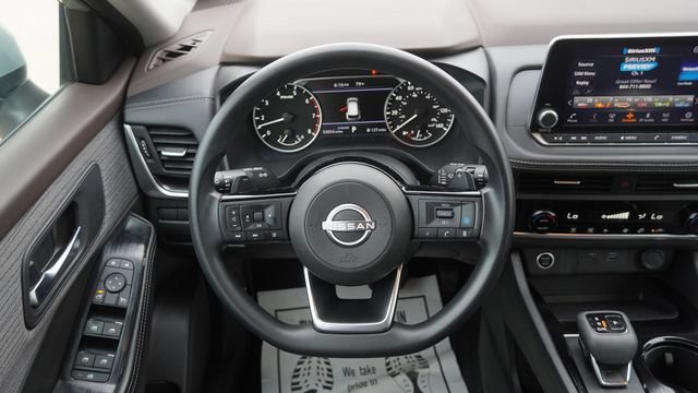 Used 2023 Nissan Rogue SV FWD image 17