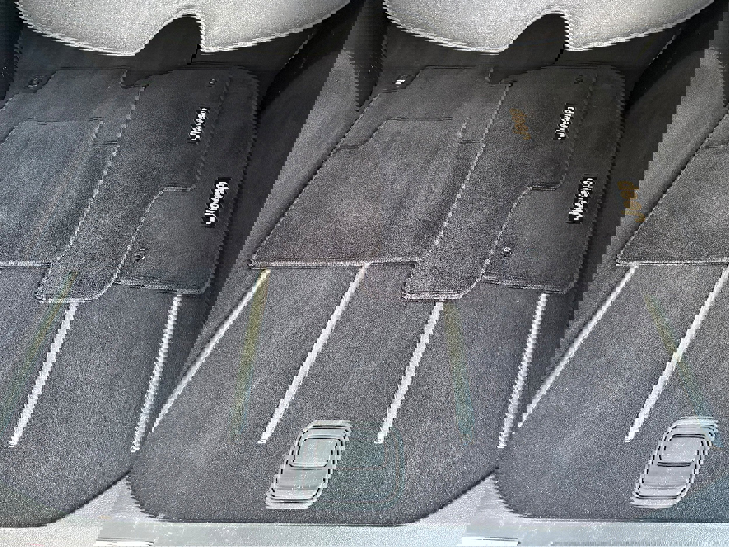 Used 2012 Jeep Grand Cherokee Overland image 18