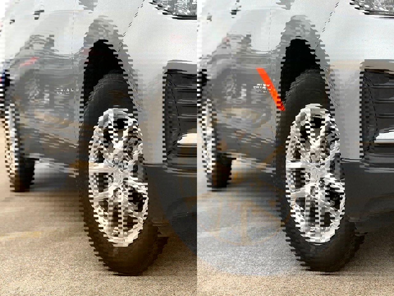 Used 2024 Chevrolet Equinox LS image 8