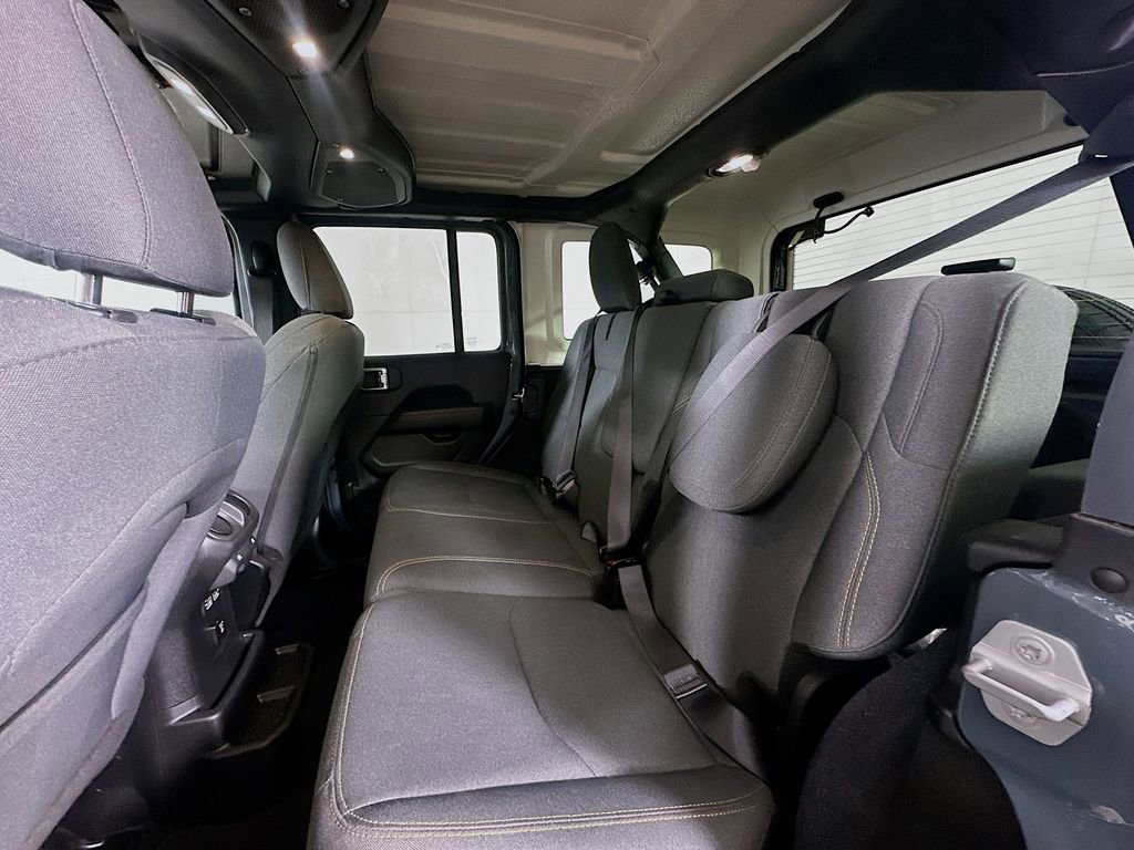 Used 2025 Jeep Wrangler Unlimited Sahara w/ Safety Group image 14