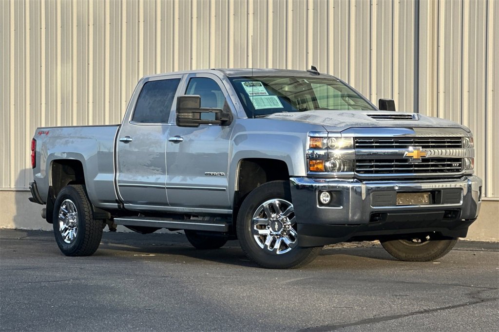 Used 2017 Chevrolet Silverado 2500 LTZ image 2