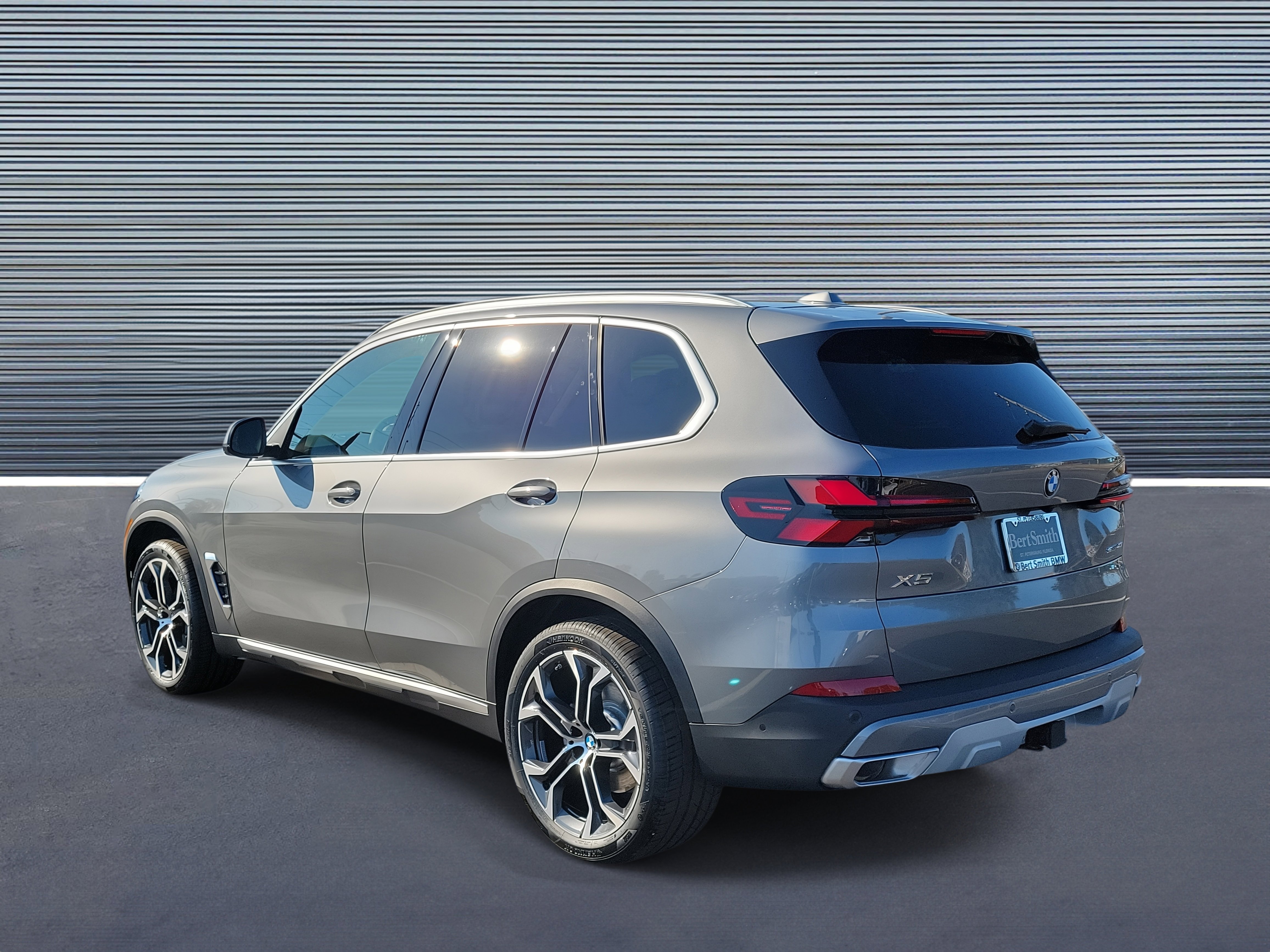 New 2026 BMW X5 sDrive40i w/ Executive Package image 4