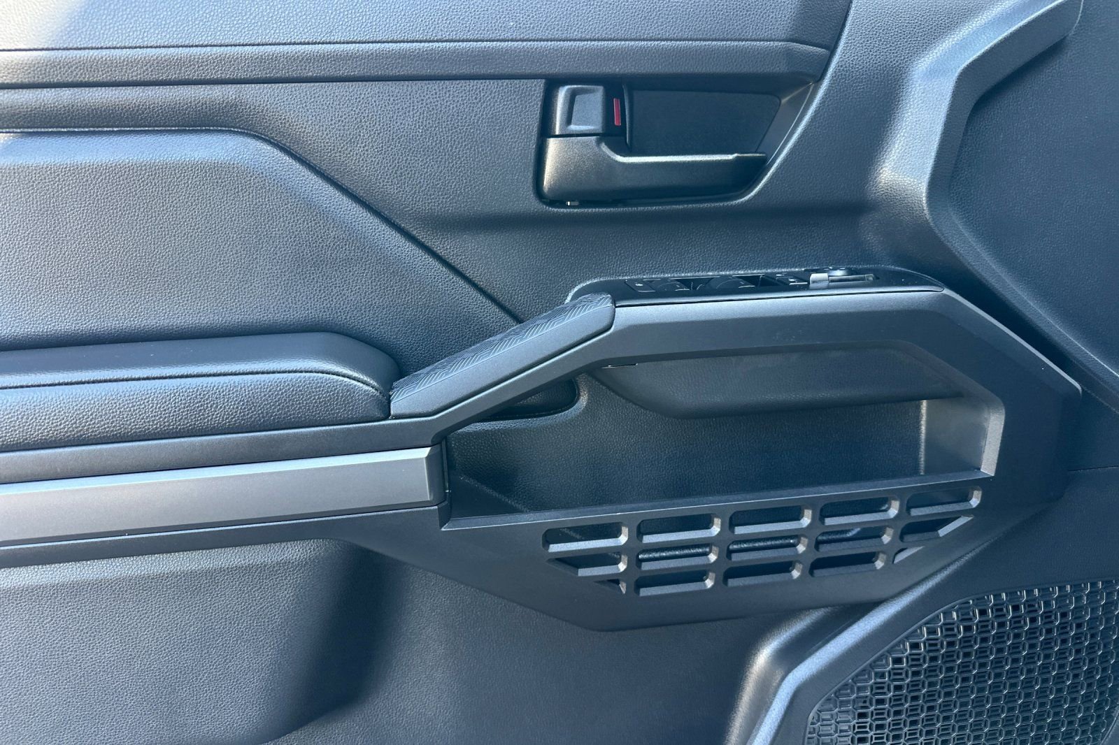 Certified 2025 Toyota Tacoma SR5 image 11