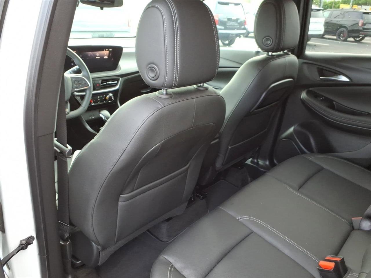 Used 2024 Buick Encore GX Sport Touring w/ Comfort Package FWD image 10