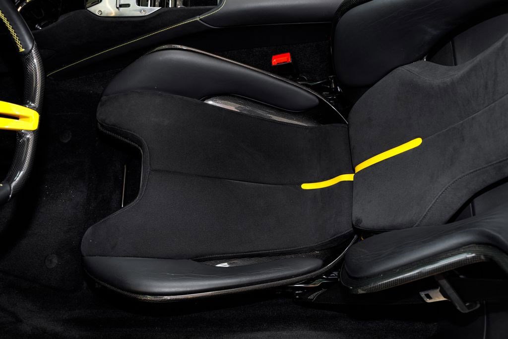 Used 2022 Ferrari SF90 Spider AWD/4WD image 28