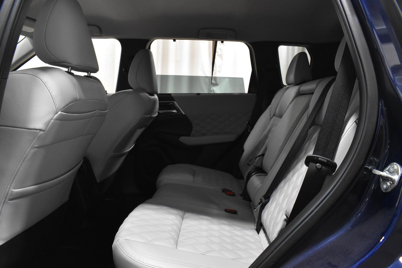 Used 2023 Mitsubishi Outlander SEL image 6