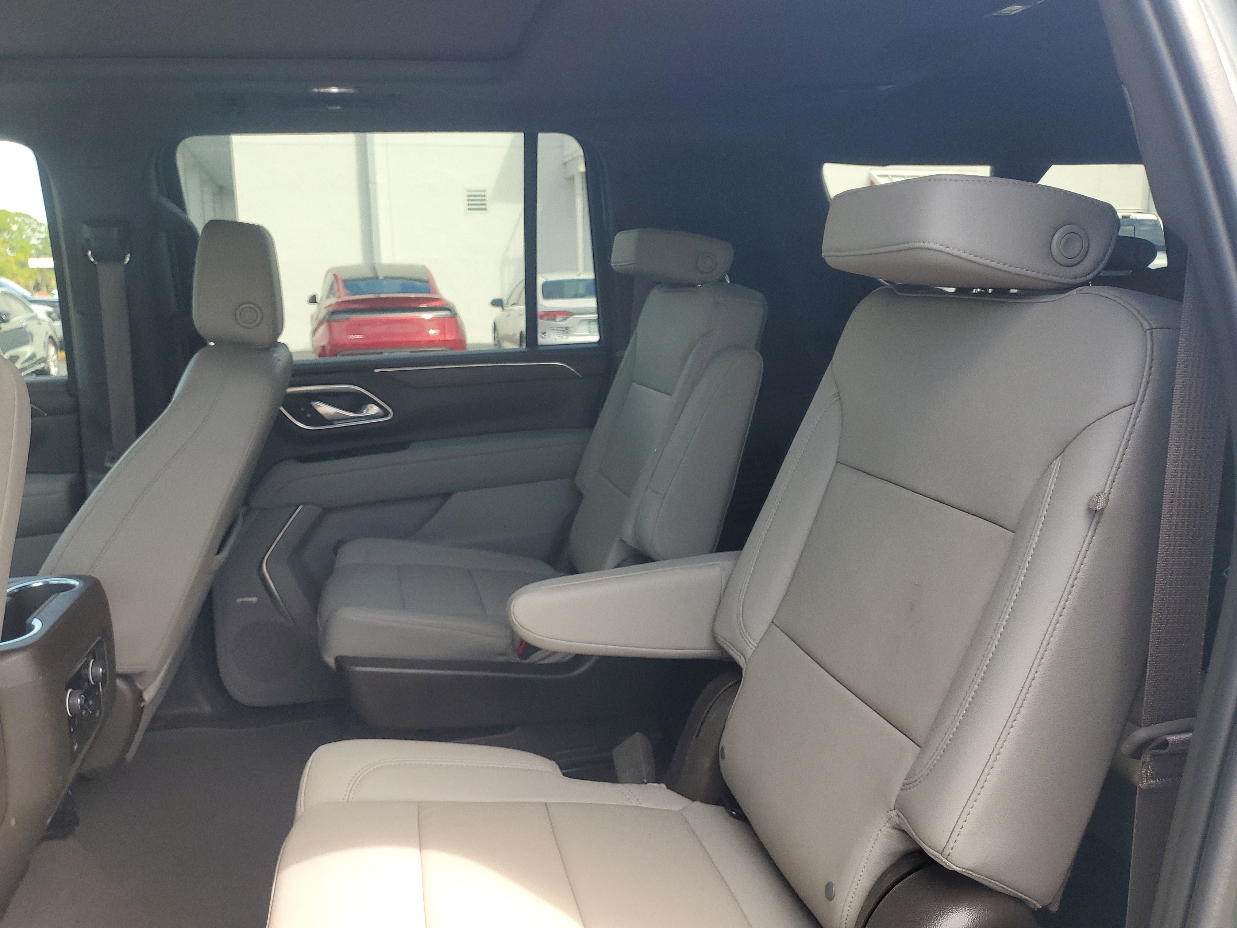 Used 2023 Chevrolet Suburban LT w/ LT Signature Plus Package AWD/4WD image 14
