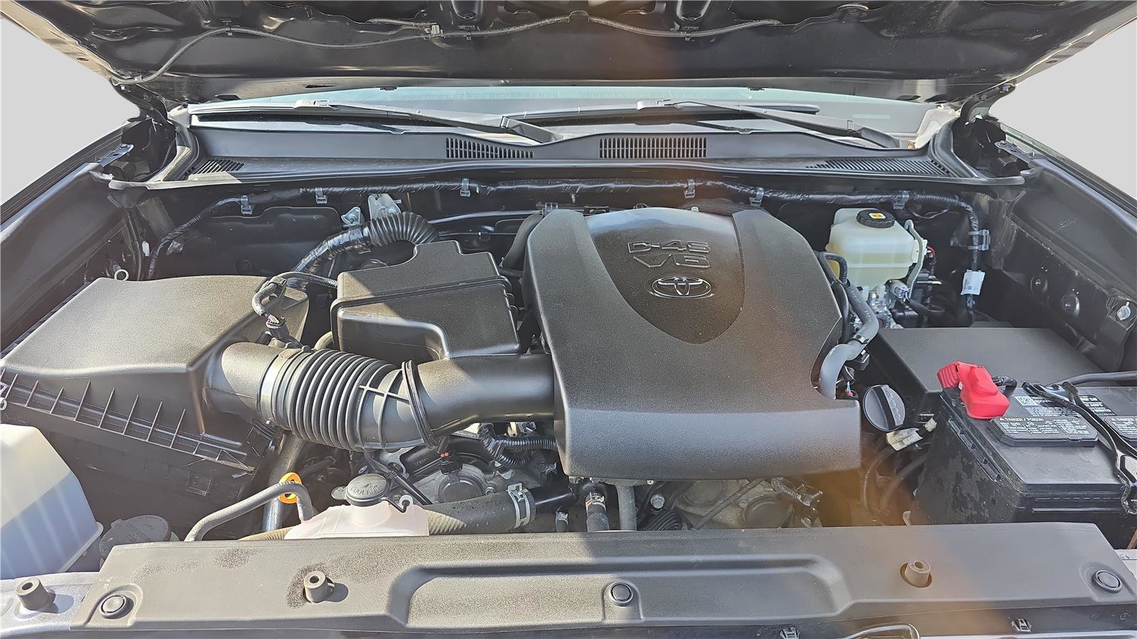 Used 2021 Toyota Tacoma TRD Off-Road AWD/4WD image 26
