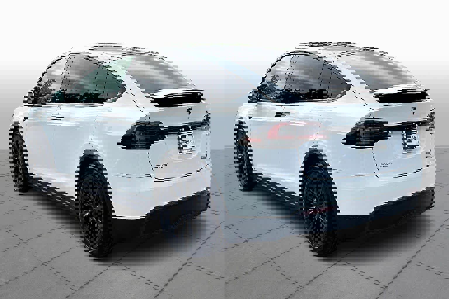 Used 2022 Tesla Model X Plaid image 10