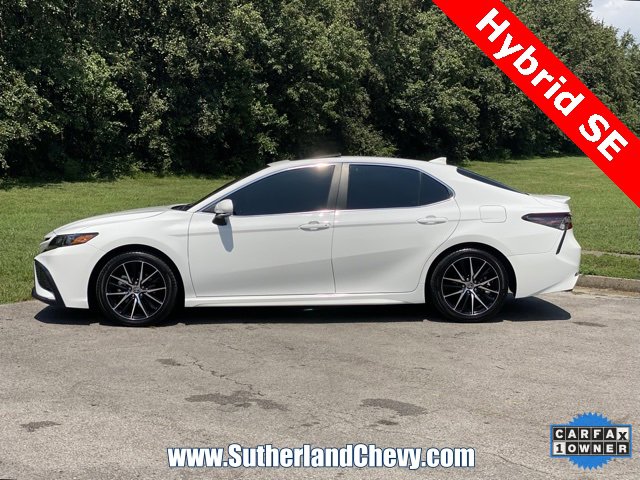 Used 2024 Toyota Camry SE image 3