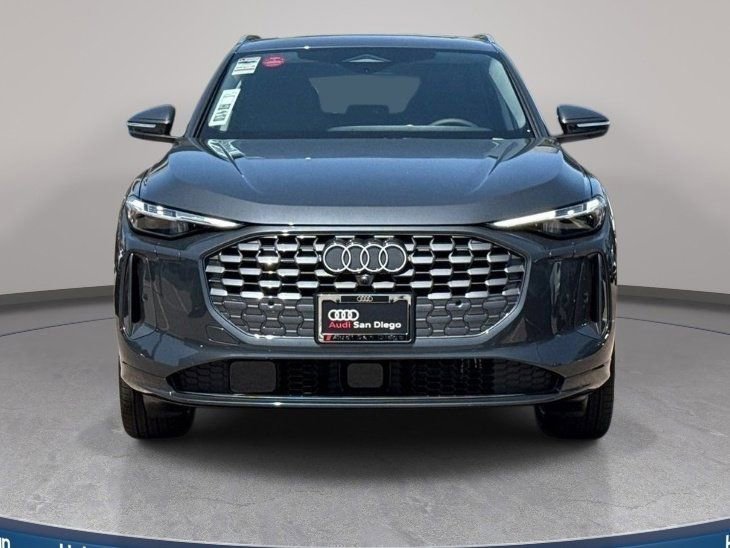 Certified 2025 Audi Q5 Premium Plus w/ Premium Plus AWD/4WD image 3